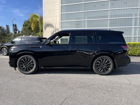 New 2026 INFINITI QX80 Autograph w/ Premium Cargo Package image 2