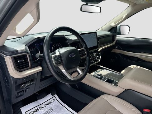Used 2024 Ford Expedition Limited RWD image 10