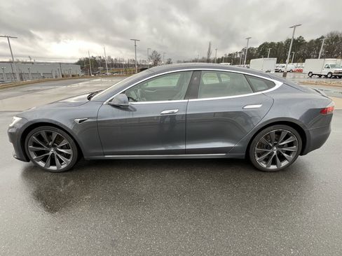 Used 2020 Tesla Model S Long Range Plus image 6