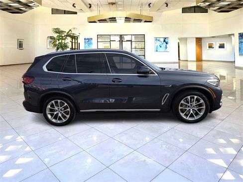 Used 2022 BMW X5 xDrive45e image 8