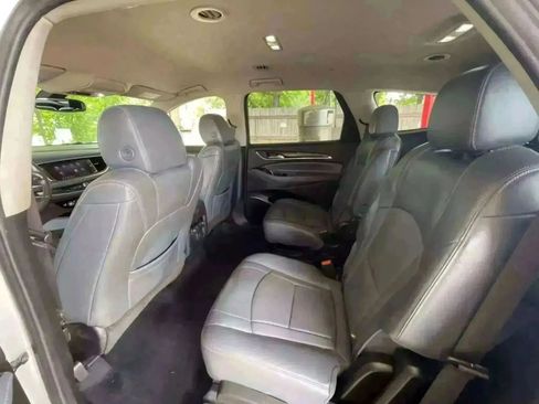 Used 2020 Buick Enclave Essence image 12