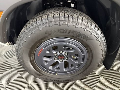 Used 2025 Nissan Frontier PRO-4X AWD/4WD image 12