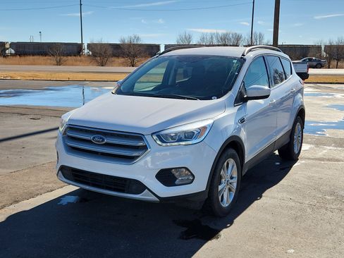 Used 2019 Ford Escape SEL image 1