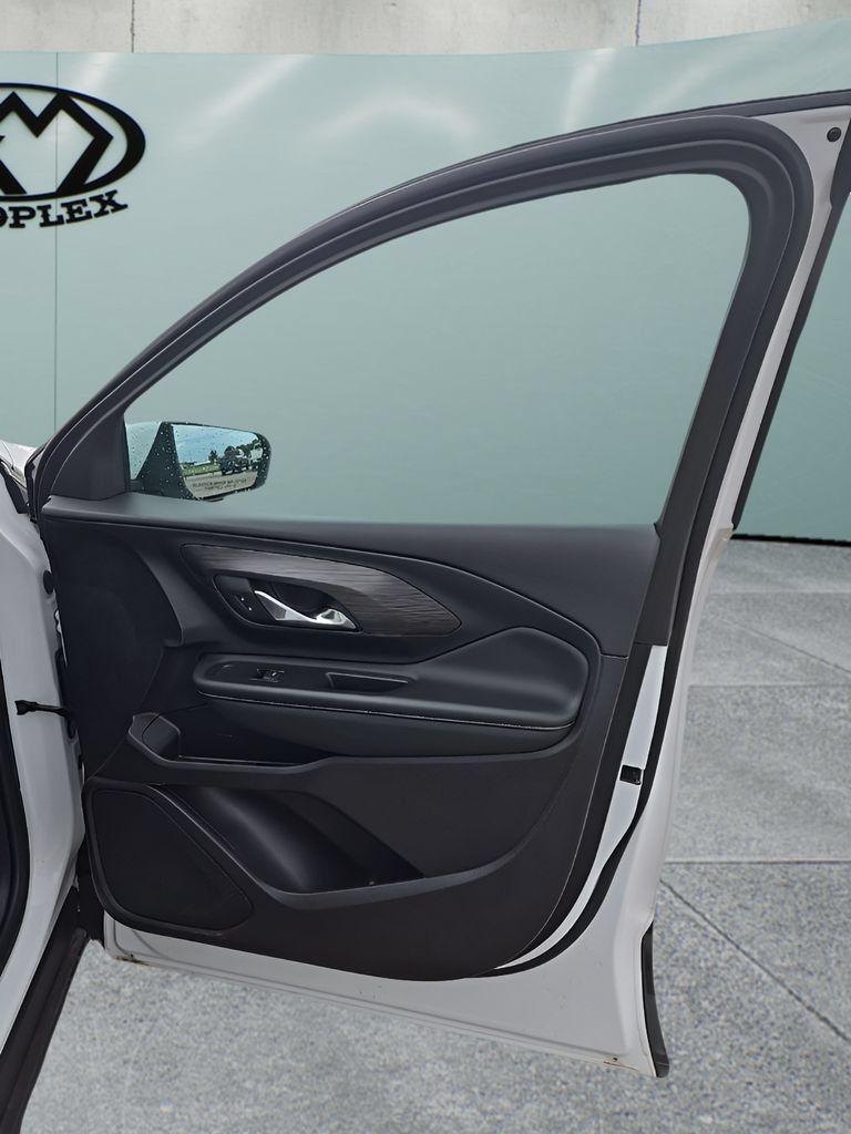 Used 2024 GMC Terrain SLE FWD image 18
