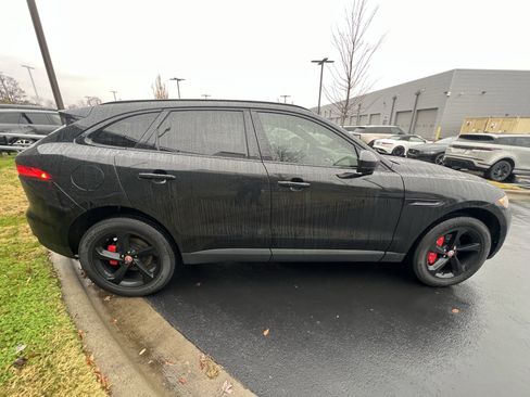 Used 2019 Jaguar F-PACE Premium image 8