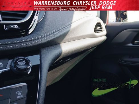 New 2026 Chrysler Pacifica Select image 25