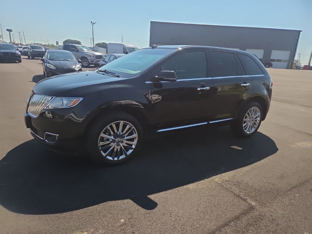 Used 2015 Lincoln MKX FWD w/ Equipment Group 102A image 3