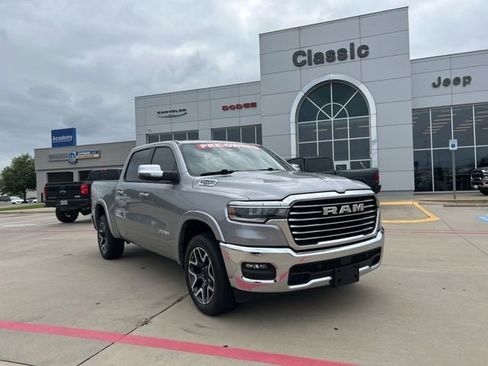 Used 2025 RAM 1500 Laramie AWD/4WD image 1
