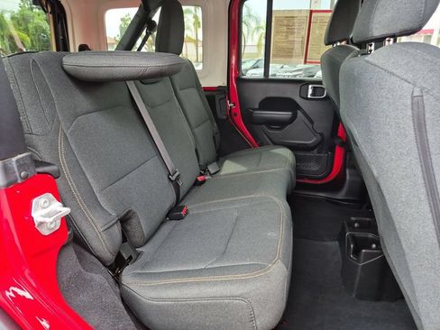 Used 2025 Jeep Wrangler Unlimited Sport AWD/4WD image 30