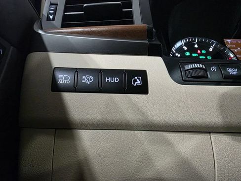 Used 2018 Lexus LX 570 4WD w/ Luxury Package image 18