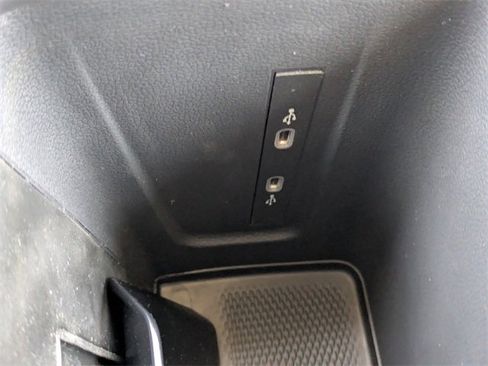 New 2026 Volkswagen Tiguan SE image 31