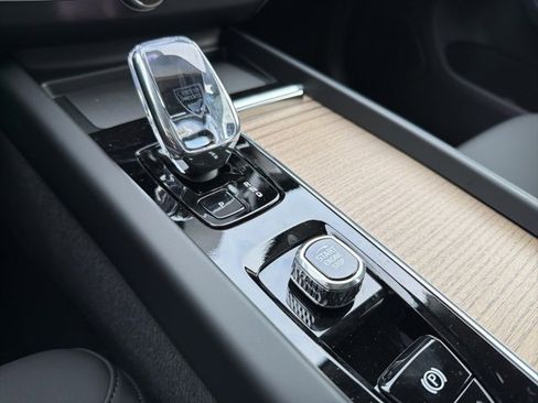 New 2026 Volvo XC60 B5 Plus w/ Climate Package image 17