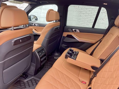 Used 2024 BMW X5 xDrive40i w/ Premium Package image 30