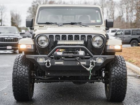 Used 2022 Jeep Gladiator Willys image 3