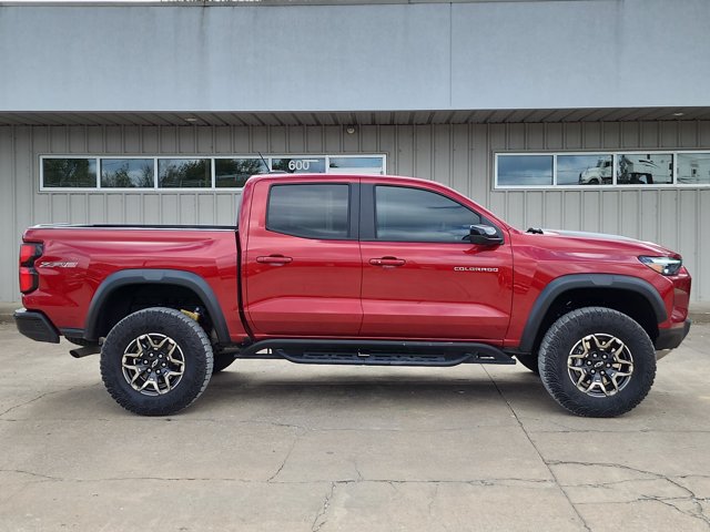Used 2024 Chevrolet Colorado ZR2 w/ Technology Package AWD/4WD image 2
