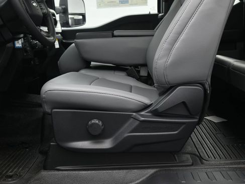 New 2026 Ford F350 XL w/ FX4 Off-Road Package image 10