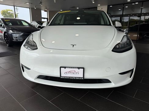 Used 2021 Tesla Model Y Long Range image 7