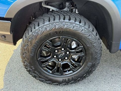 Used 2024 Chevrolet Silverado 1500 ZR2 AWD/4WD image 5