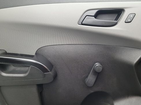 Used 2020 Chevrolet Sonic LT FWD image 27