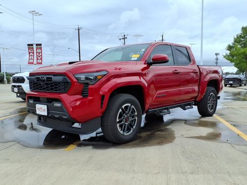 Used 2025 Toyota Tacoma TRD Sport RWD image 1