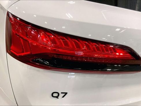 Certified 2025 Audi Q7 2.0T Premium Plus AWD/4WD image 29