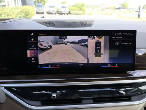 Used 2023 BMW X7 xDrive40i w/ M Sport Package AWD/4WD image 91