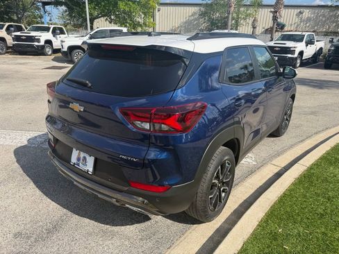 Used 2022 Chevrolet TrailBlazer ACTIV w/ Sun and Liftgate Package FWD image 4