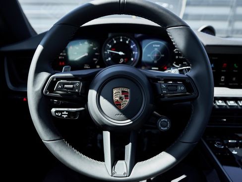 Used 2024 Porsche 911 Carrera 4S w/ Premium Package image 45