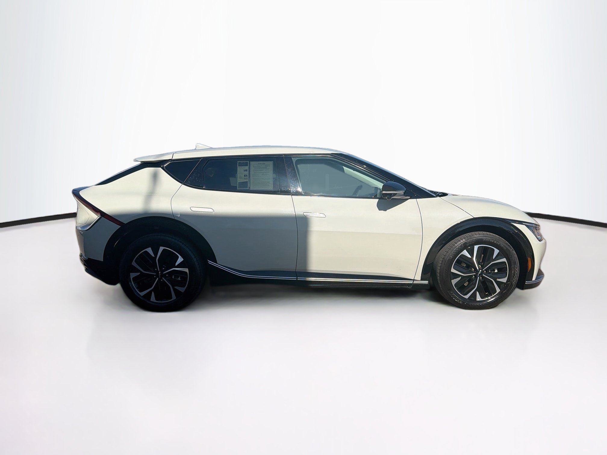Used 2024 Kia EV6 Wind w/ Wind Technology Package AWD/4WD image 10