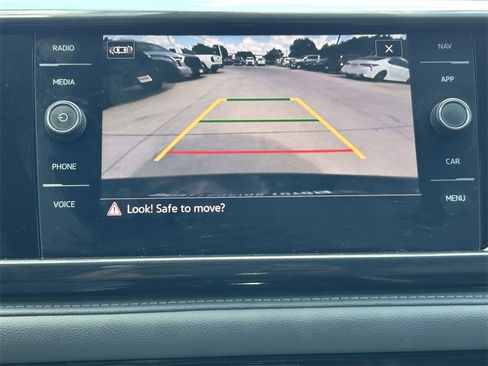 Used 2022 Volkswagen Taos SEL image 29