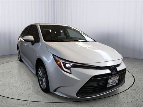 Certified 2024 Toyota Corolla LE w/ LE Convenience Package image 1