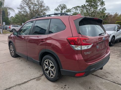 Certified 2023 Subaru Forester Premium image 6