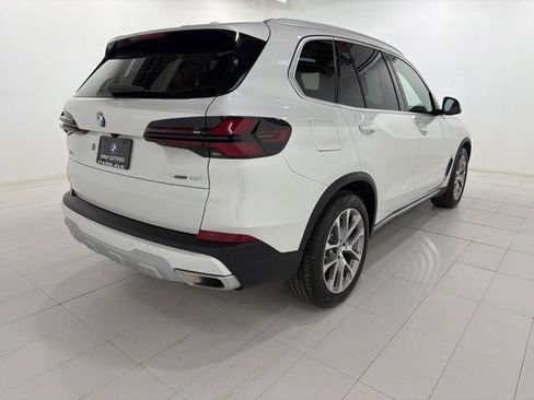 Certified 2024 BMW X5 xDrive40i w/ Premium Package AWD/4WD image 5