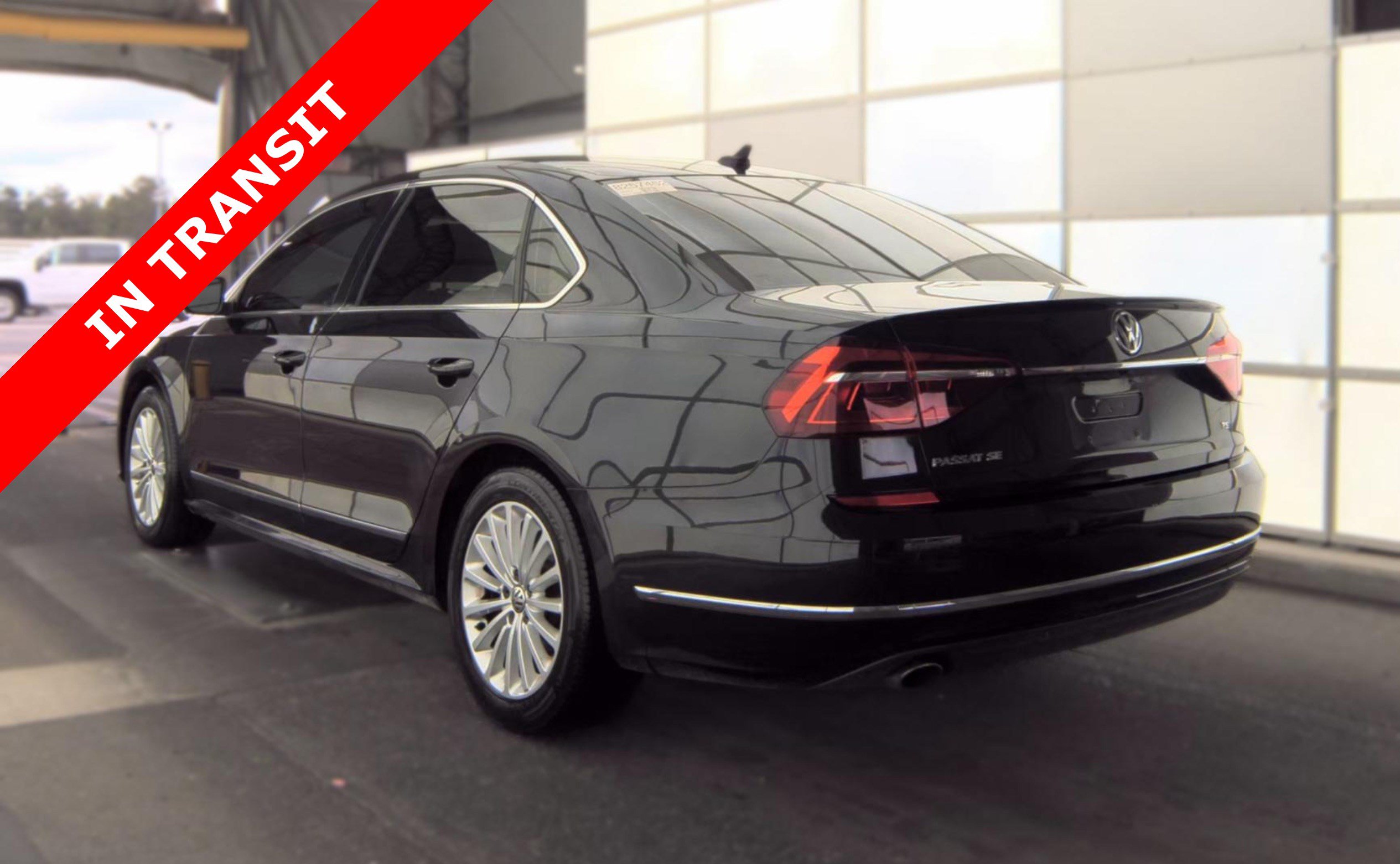 Used 2017 Volkswagen Passat 1.8T SE FWD image 4