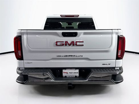Used 2025 GMC Sierra 1500 SLT AWD/4WD image 12