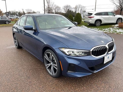 Certified 2023 BMW 330i xDrive Sedan w/ Convenience Package image 4