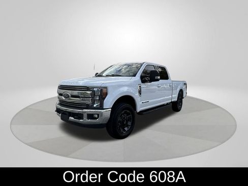 Used 2017 Ford F250 Lariat w/ Lariat Value Package image 3