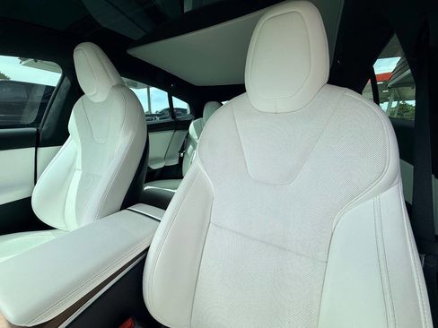 Used 2022 Tesla Model S image 29