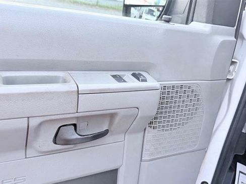 Used 2012 Ford E-250 and Econoline 250 w/ Commercial Cargo Van Pkg RWD image 32