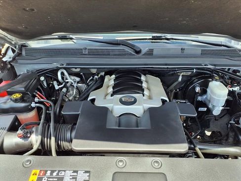 Used 2019 Cadillac Escalade ESV Luxury image 3