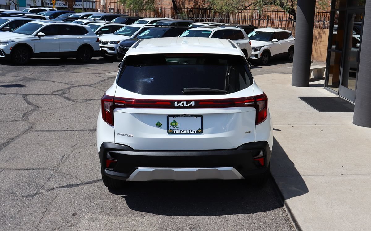 Used 2024 Kia Seltos LX AWD/4WD image 10