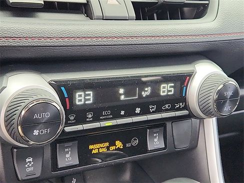 Used 2021 Toyota RAV4 SE image 16