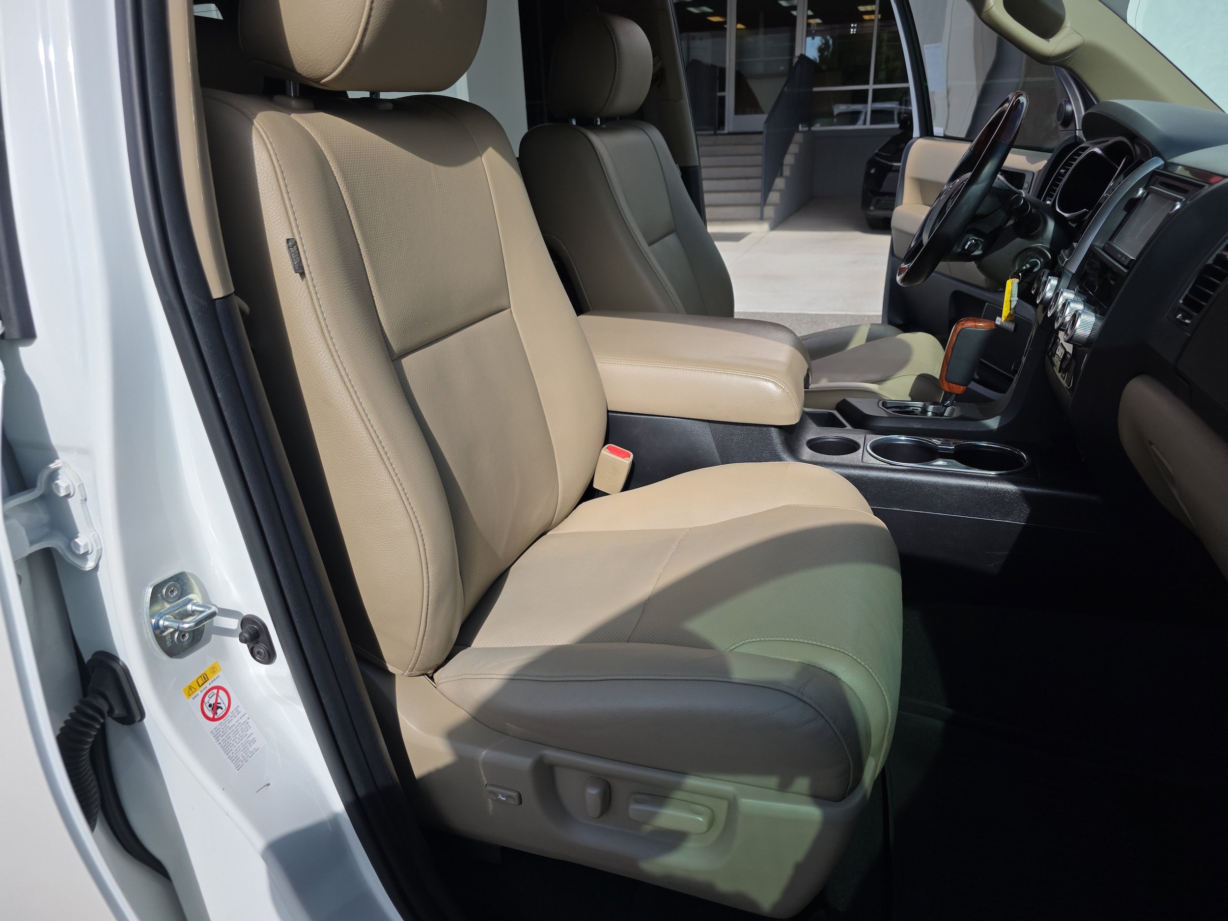 Used 2019 Toyota Sequoia Platinum w/ Carpet Mat Package (TMS) AWD/4WD image 25