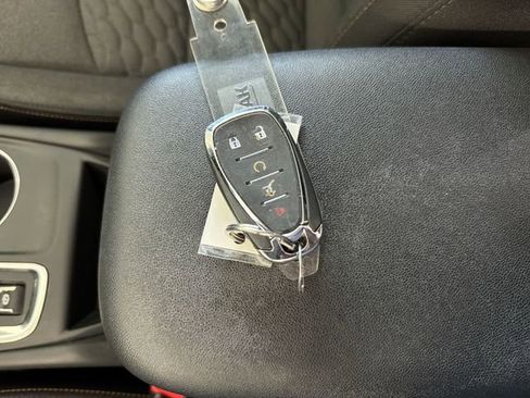 Used 2021 Chevrolet Equinox LT FWD image 31