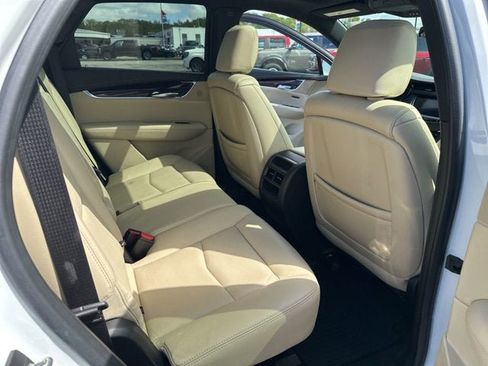 Used 2018 Cadillac XT5 Luxury AWD/4WD image 10