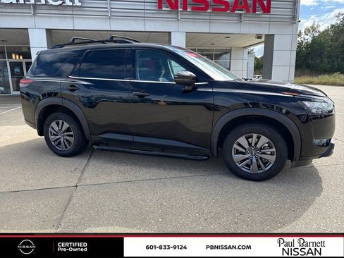Certified 2024 Nissan Pathfinder SV image 8