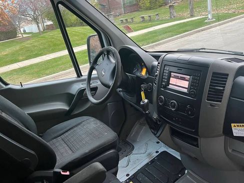 Used 2014 Freightliner Sprinter 2500 image 11