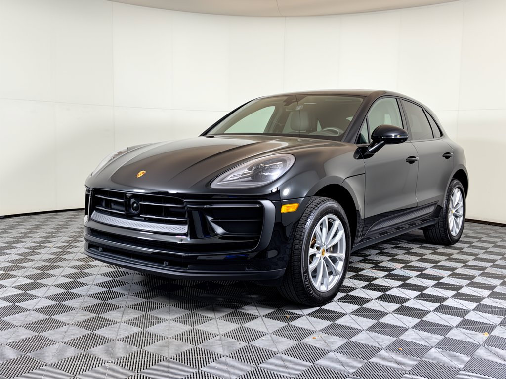 Certified 2025 Porsche Macan w/ Premium Package Plus AWD/4WD image 1