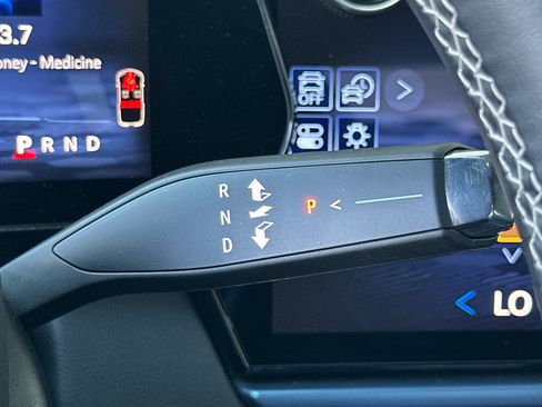 Used 2024 Chevrolet Equinox EV LT FWD image 21
