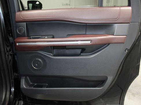 Used 2023 Ford Expedition Max Limited image 37